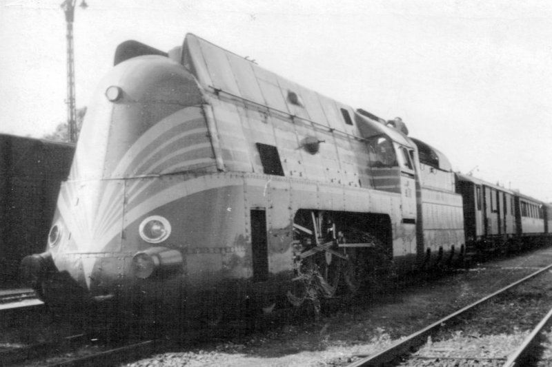 Illustration for article titled The Zeppelin Train, The Aerotrain And Other Classic Streamlined Trains